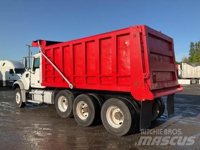 Mack GU713 Самоскиди