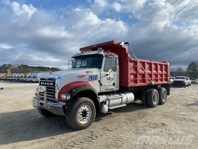 Mack GU713 Самоскиди