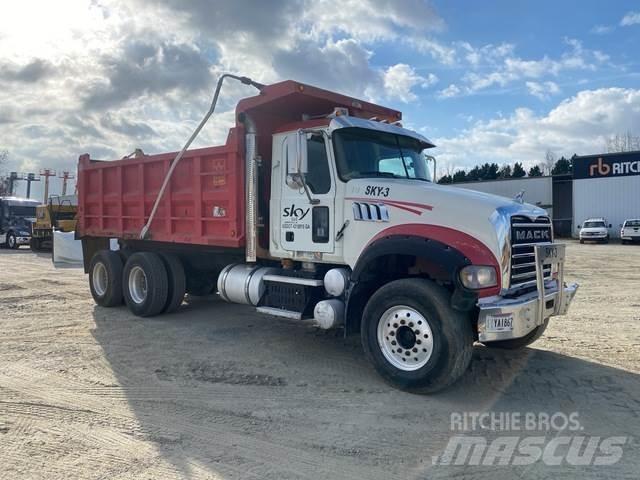 Mack GU713 Самоскиди