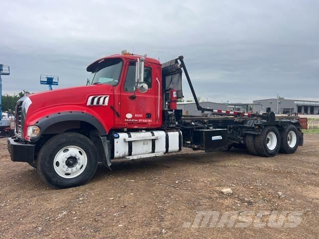 Mack GU713 Скіпові навантажувачі