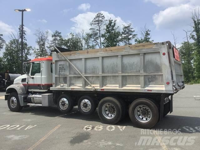 Mack GU713 Самоскиди