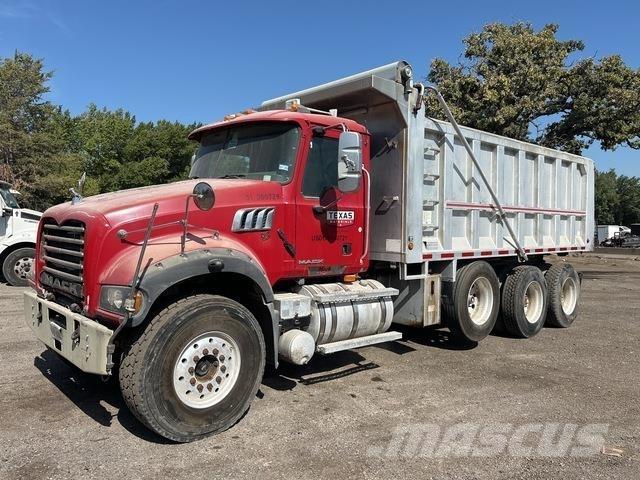 Mack GU713 Самоскиди