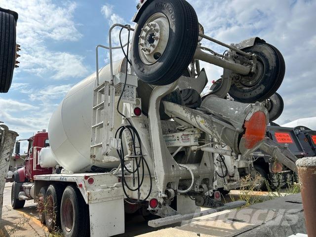 Mack GU713 Вантажівки / спеціальні