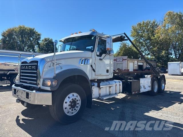 Mack GU713 Скіпові навантажувачі