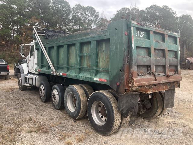 Mack GU713 Самоскиди