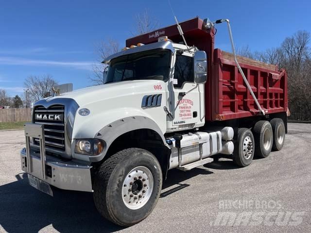 Mack GU714 Самоскиди