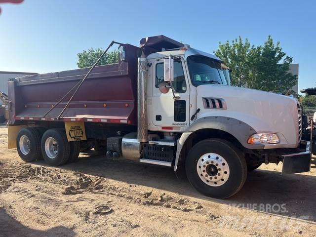 Mack GU813 Самоскиди