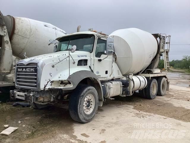Mack GU813 Вантажівки / спеціальні