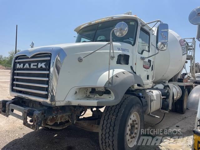 Mack GU813 Вантажівки / спеціальні
