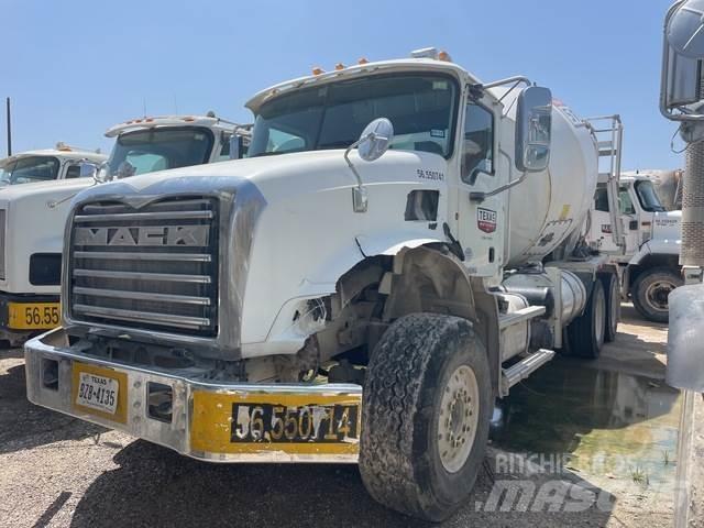 Mack GU813 Вантажівки / спеціальні