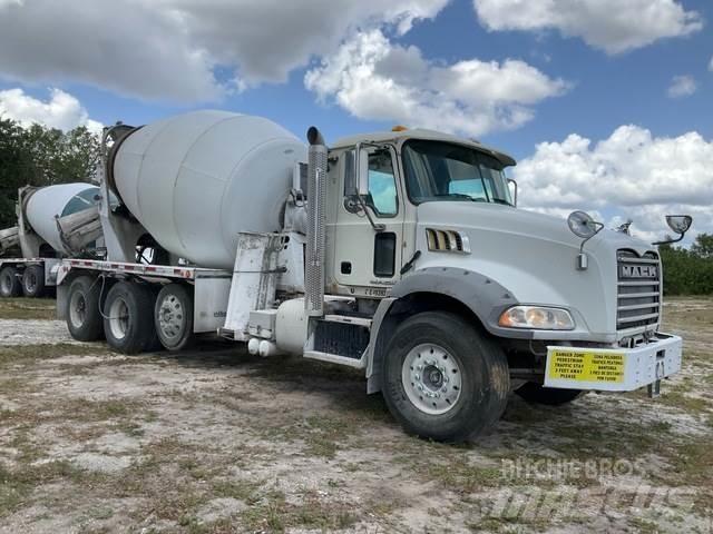 Mack GU813 Вантажівки / спеціальні