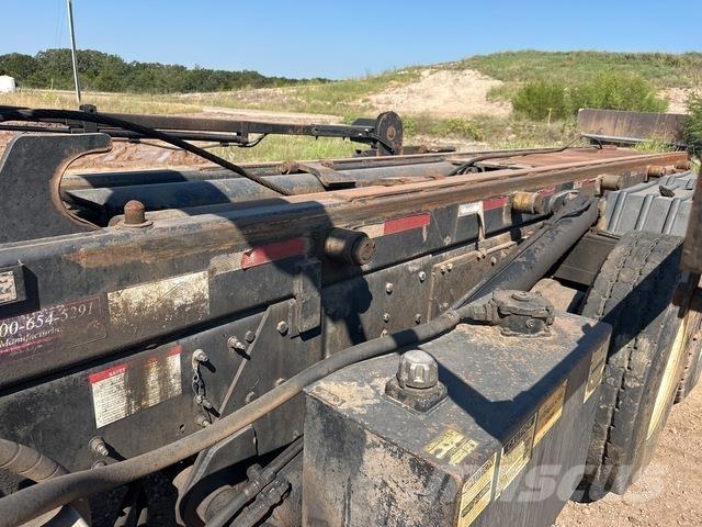 Mack GU813 Скіпові навантажувачі