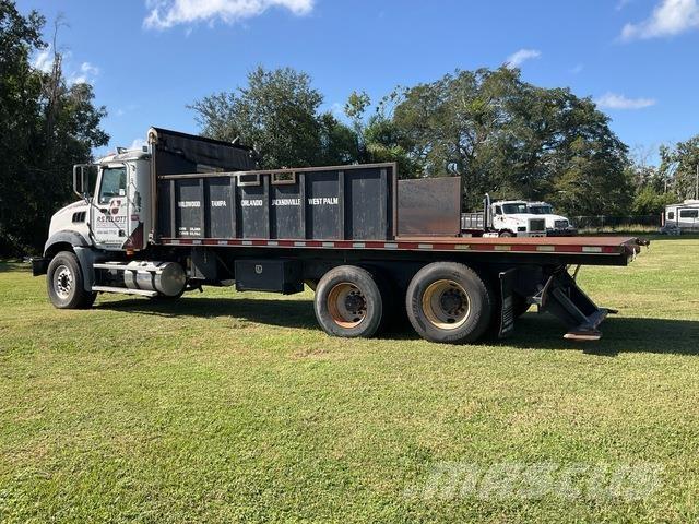 Mack GU813 Самоскиди