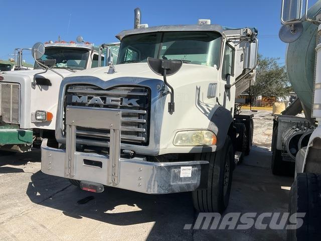 Mack GU813 Бетономішалки (Автобетонозмішувачі)