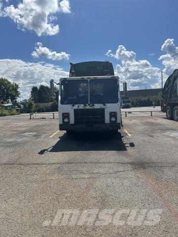 Mack LE613 Сміттєвози
