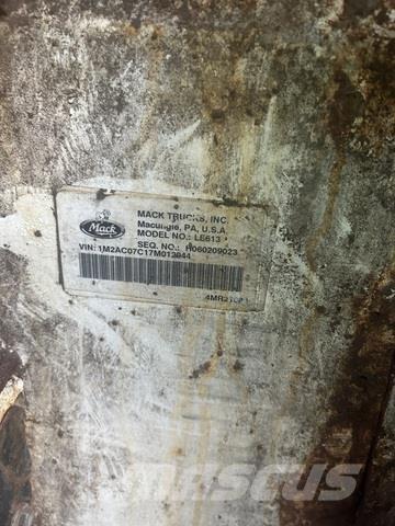 Mack LE613 Сміттєвози