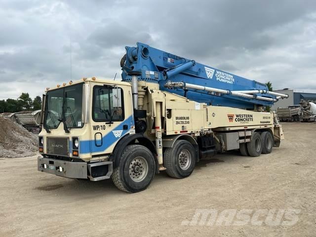 Mack MR Бетононасоси