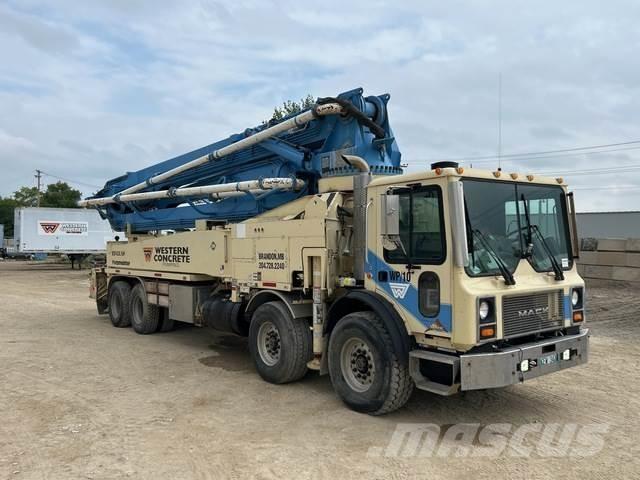 Mack MR Бетононасоси