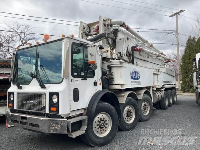 Mack MR688S Бетононасоси