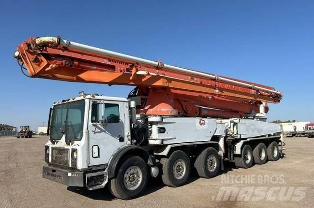 Mack MR688S Бетононасоси
