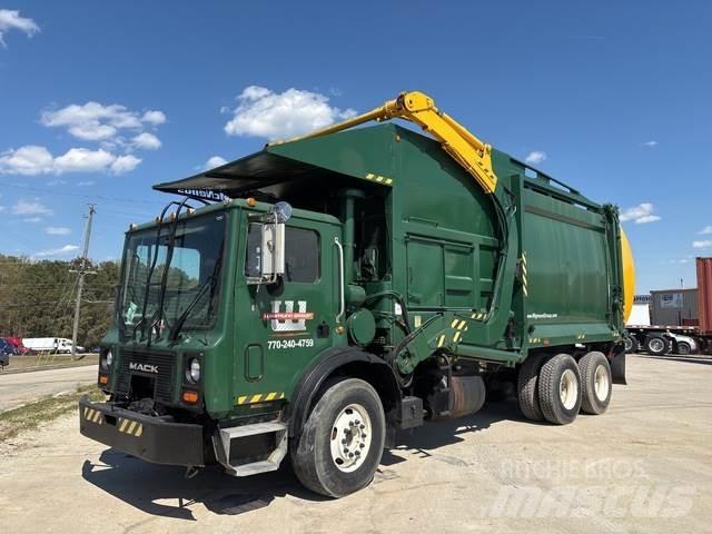 Mack MR690S Сміттєвози