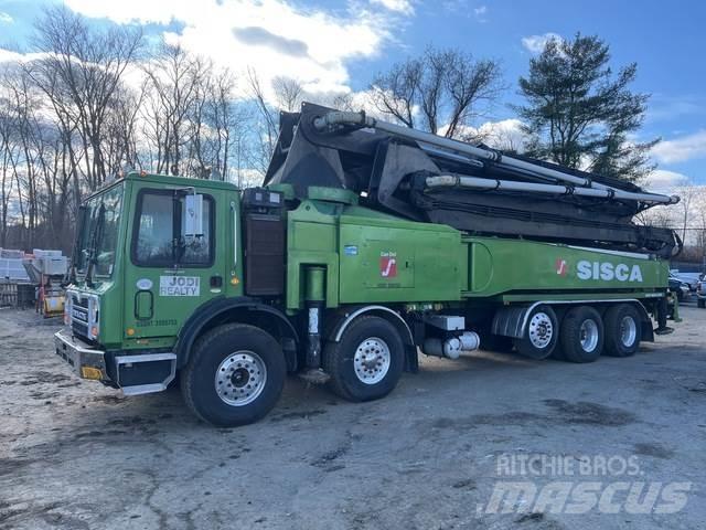Mack MRU613 Бетононасоси