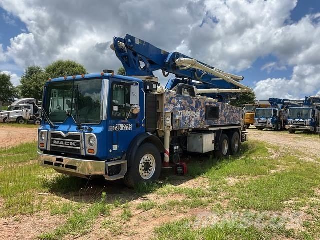 Mack MRU613 Бетононасоси