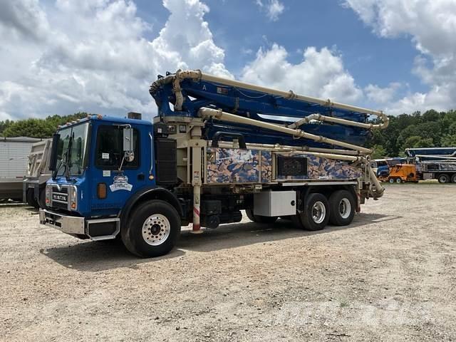 Mack MRU613 Бетононасоси