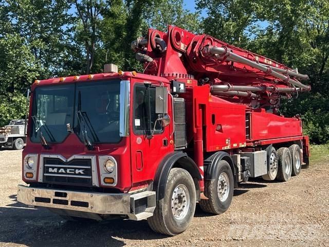 Mack MRU613 Бетононасоси