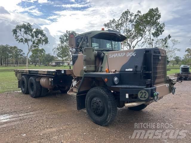 Mack R686T Вантажівки-платформи/бокове розвантаження