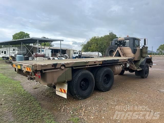 Mack R686T Вантажівки-платформи/бокове розвантаження