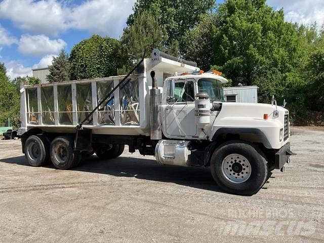 Mack RD600 Самоскиди