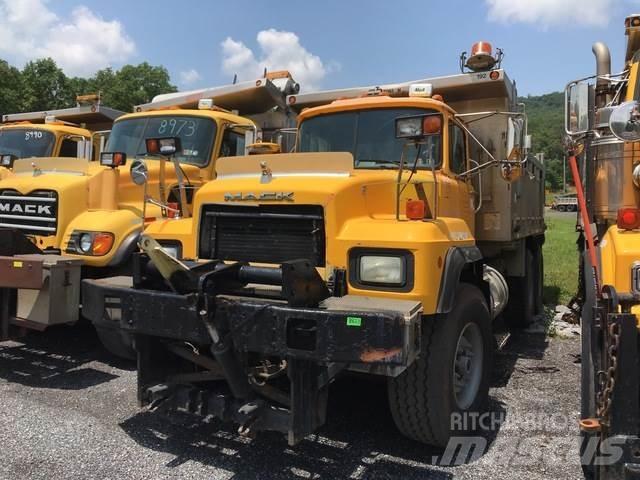 Mack RD600 Снігоочищувальні ножі та плуги