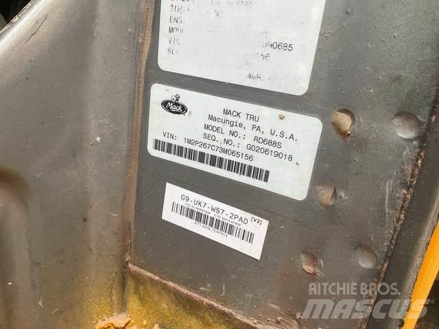 Mack RD600 Снігоочищувальні ножі та плуги