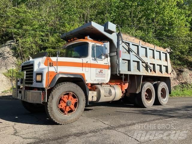 Mack RD686SX Самоскиди