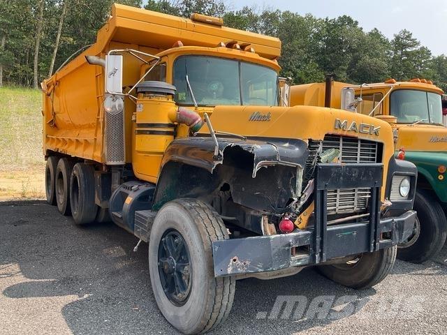 Mack RD686SX Самоскиди