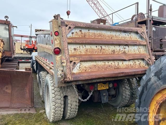 Mack RD688S Самоскиди