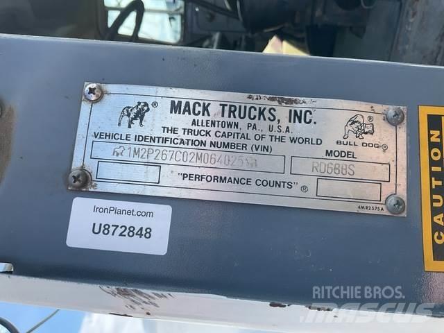 Mack RD688S Скіпові навантажувачі