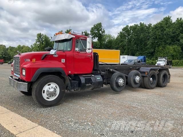 Mack RD688S Скіпові навантажувачі