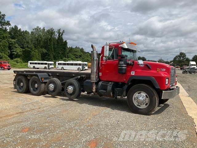 Mack RD688S Скіпові навантажувачі