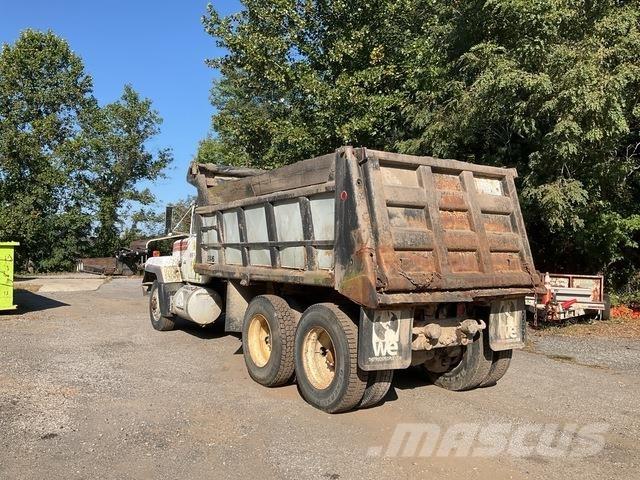 Mack RD688S Самоскиди