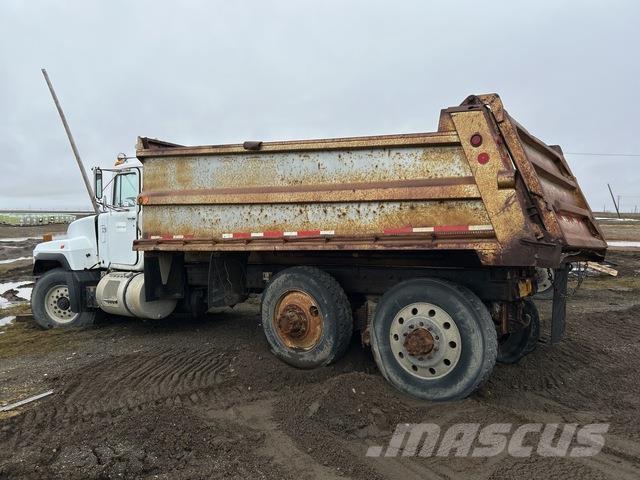 Mack RD688S Самоскиди