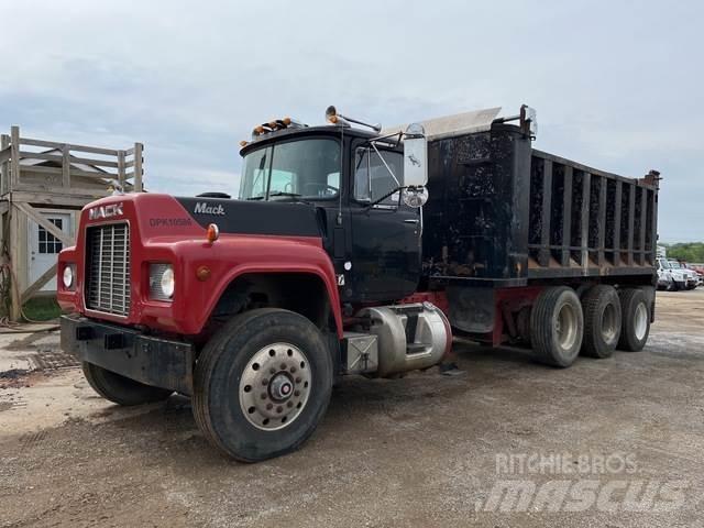 Mack RD690S Самоскиди