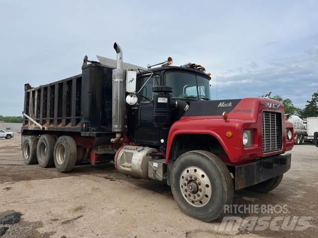 Mack RD690S Самоскиди