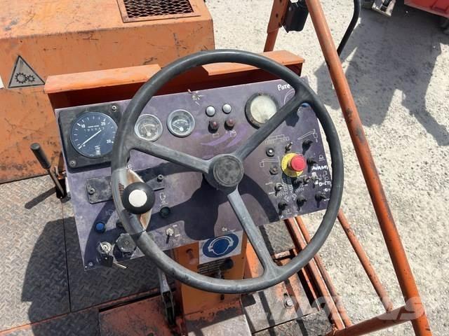 Marini P176 Асфальтовкладачі
