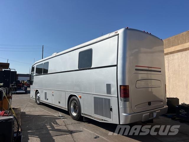 MCI F3500 Автодома і житлові автопричепи