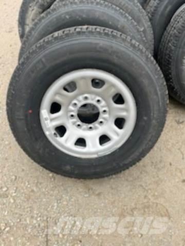 Michelin LTX Шини