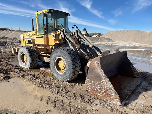 Michigan L90 Фронтальні навантажувачі