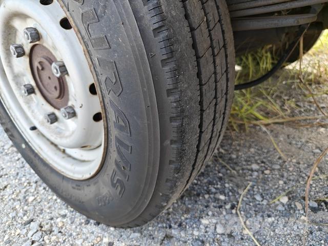 Nissan ATLAS Вантажівки-платформи/бокове розвантаження