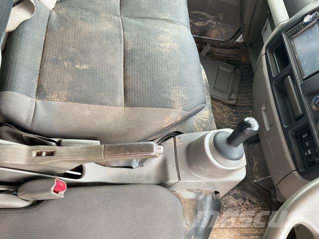 Nissan ATLAS Вантажівки-платформи/бокове розвантаження